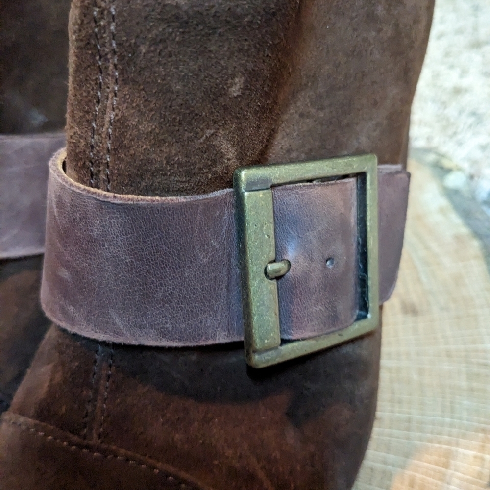 KORKS Heeled Suede Bootie with Chunky Buckle Ankle Boots | Size 9 | EUC - Picture 10 of 14